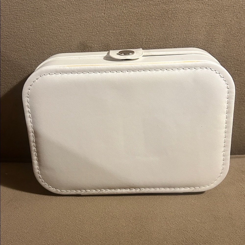White Bridal Accessory Box - Picture 3 of 3